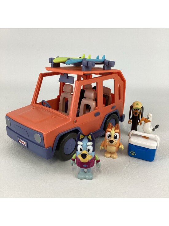 Moose Enterprise Other - Bluey Heeler Family Beach Trip 4WD Vehicle Figures Lot Bandit Bingo Surfboards